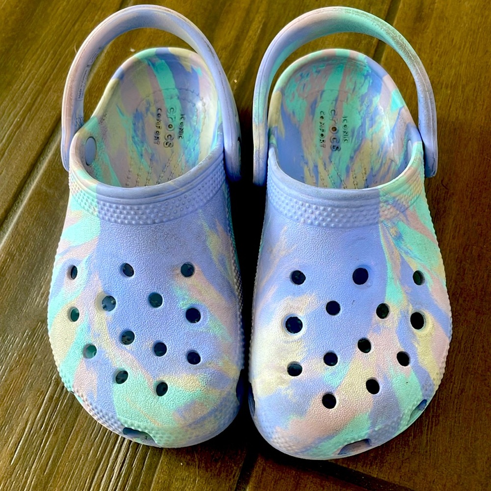 Crocs purple marbled Toddler Size 9